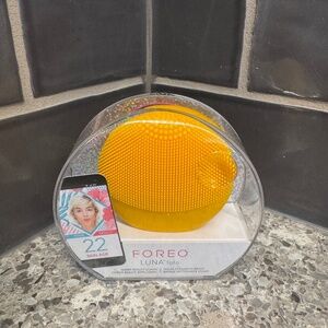 FOREO LUNA Smart Facial Cleansing Brush